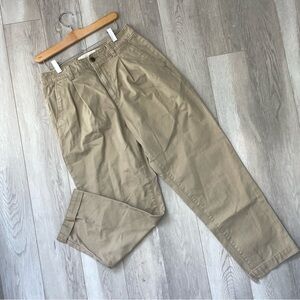 Gap Khaki Pants Gap Ooriginals straight leg womens Beige (size 8) classic preppy